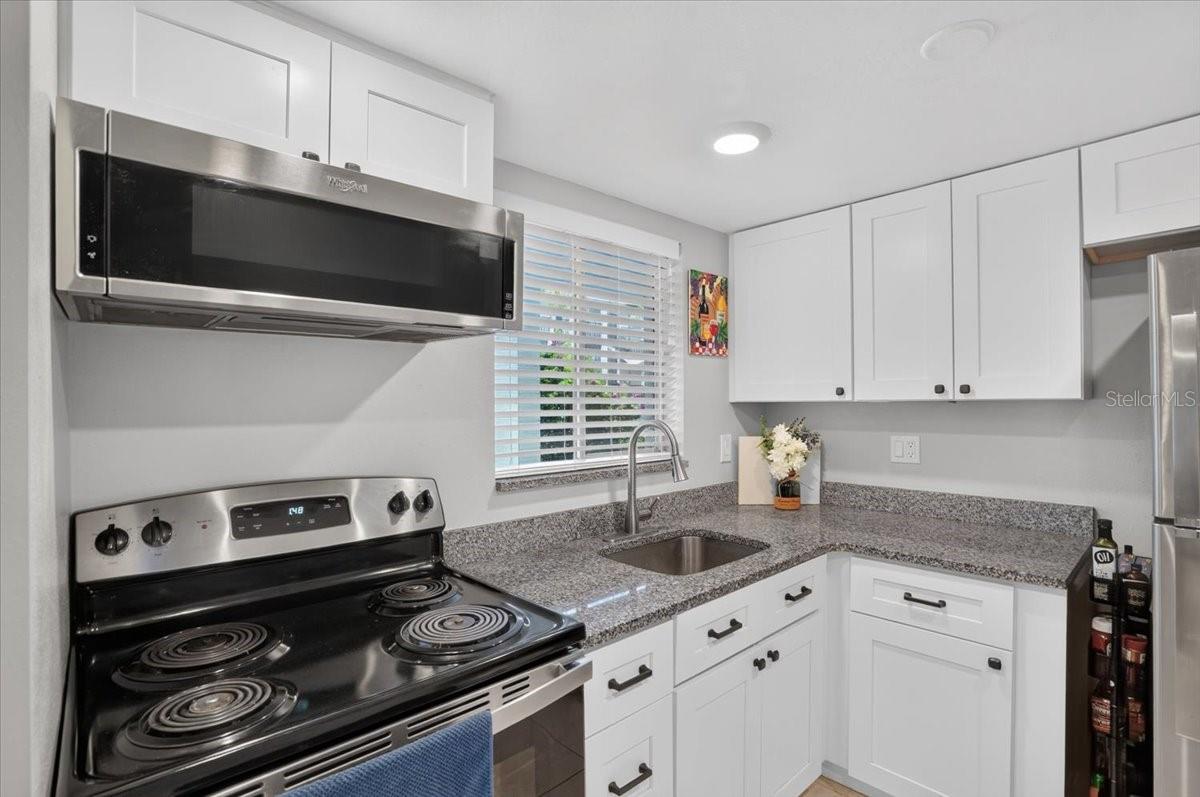 THE THIRD BAYSHORE - Residential