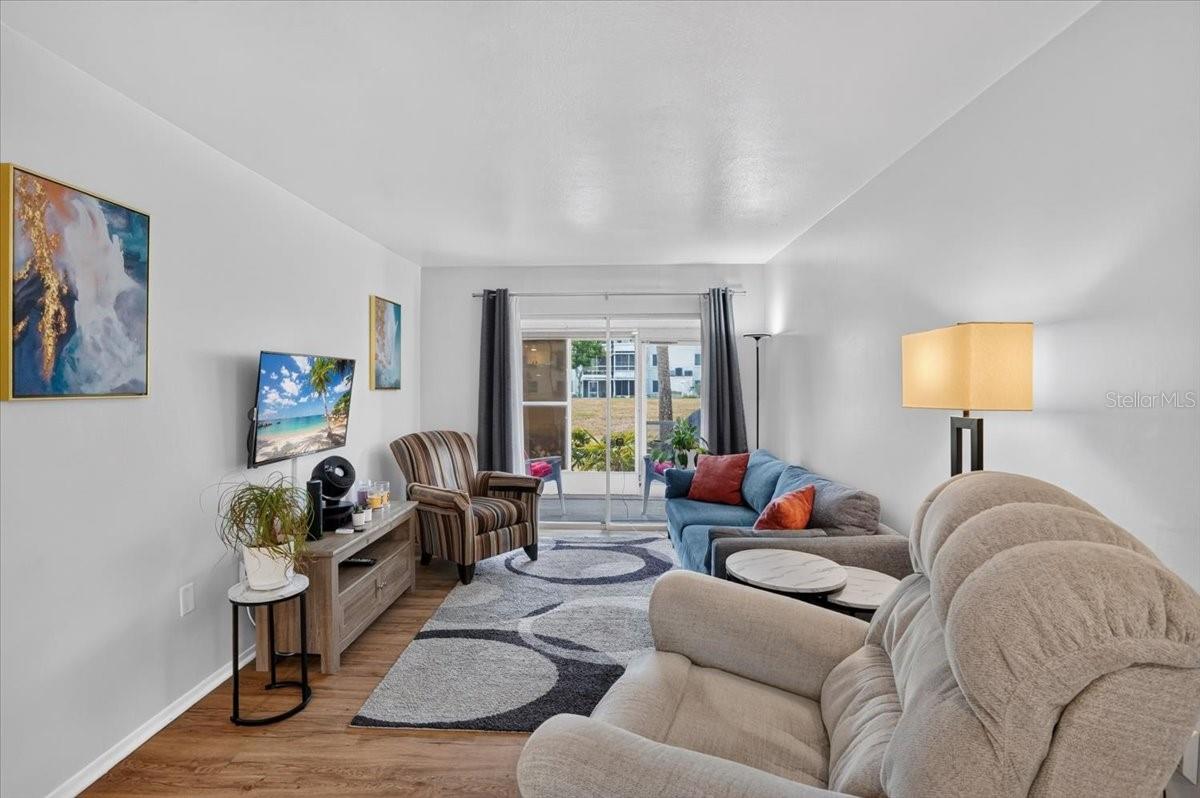 THE THIRD BAYSHORE - Residential
