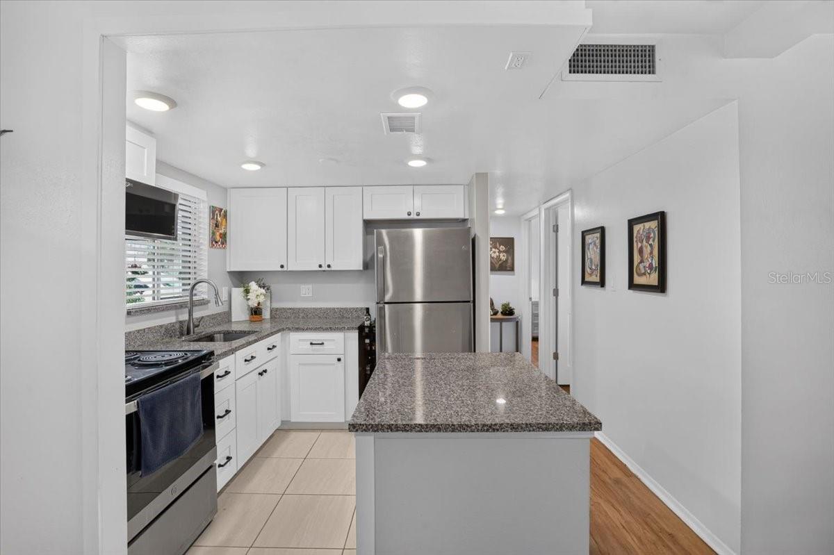 THE THIRD BAYSHORE - Residential