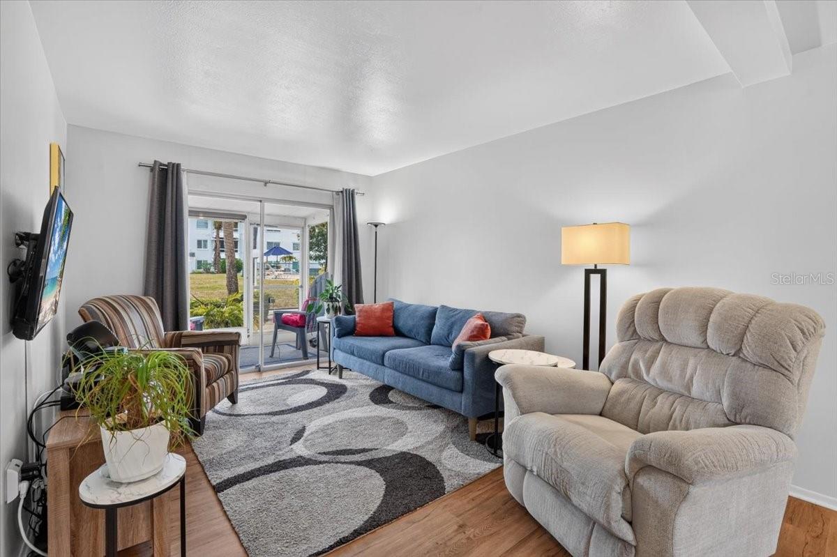 THE THIRD BAYSHORE - Residential