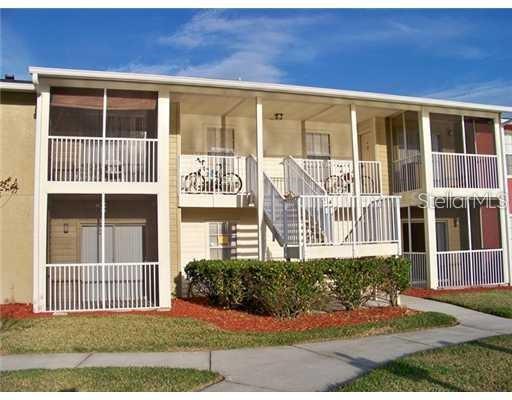Welcome home!  Park Lake is a beautiful enclave centrally located in the heart of Brandon!  So close to all area shopping, library, parks and great dining options!  This condo has newer floors, appliances and fixtures!  Very spacious and freshly painted too!  Amenities are awesome here!  Racket/pickle ball, pool, clubhouse with billiards area and gym!  The tree lined streets are lovely and walking paths abound over the community's 15 acres! Hop skip and a jump to downtown Tampa and area mall! Ready to call the desirable Park Lake home?!