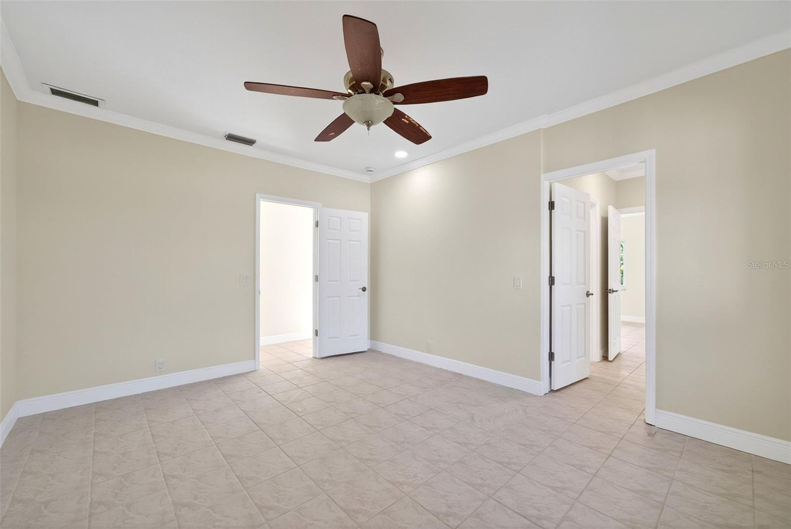 SIESTA PROPERTIES INC - Residential