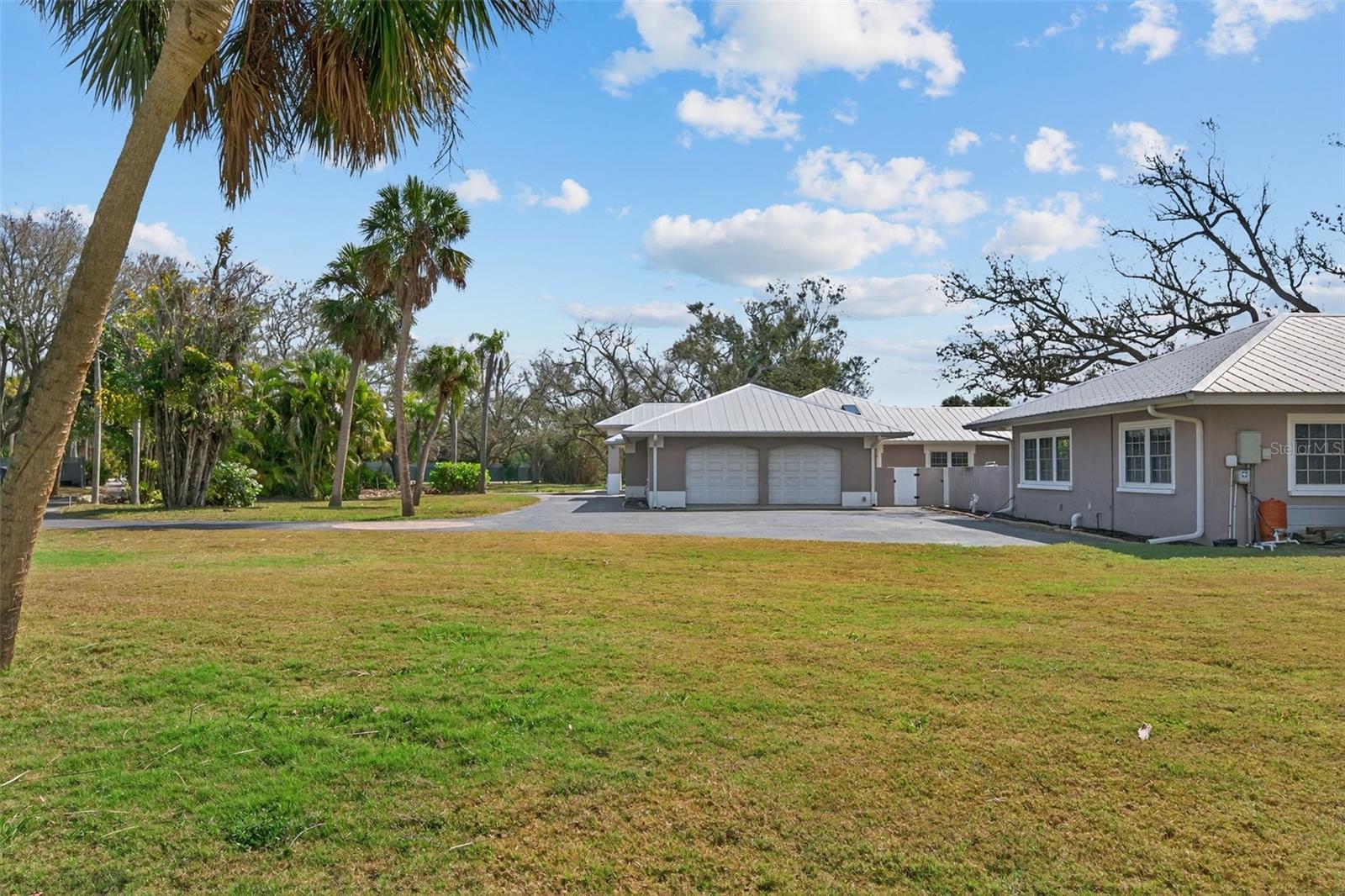 SIESTA PROPERTIES INC - Residential