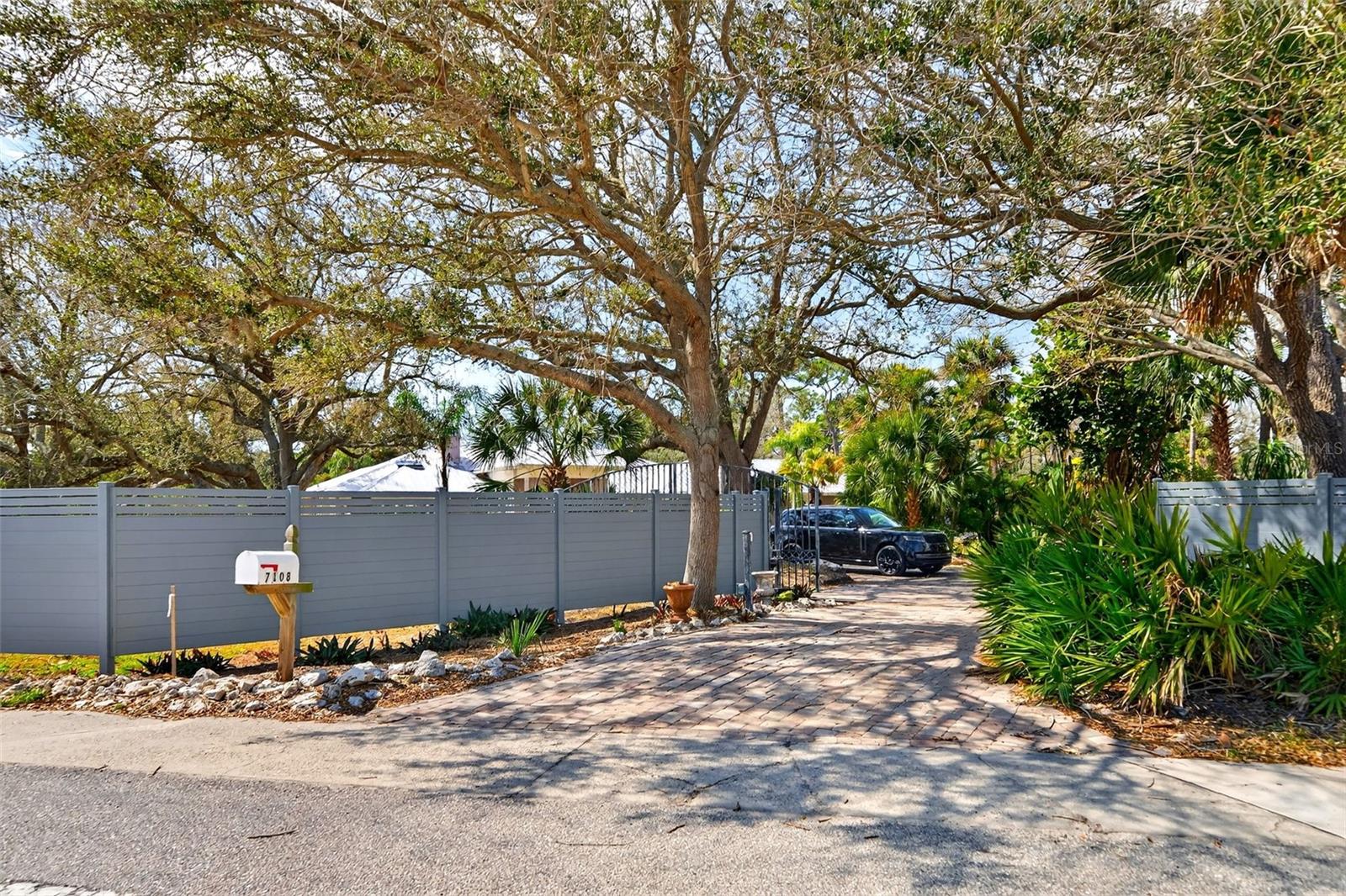 SIESTA PROPERTIES INC - Residential