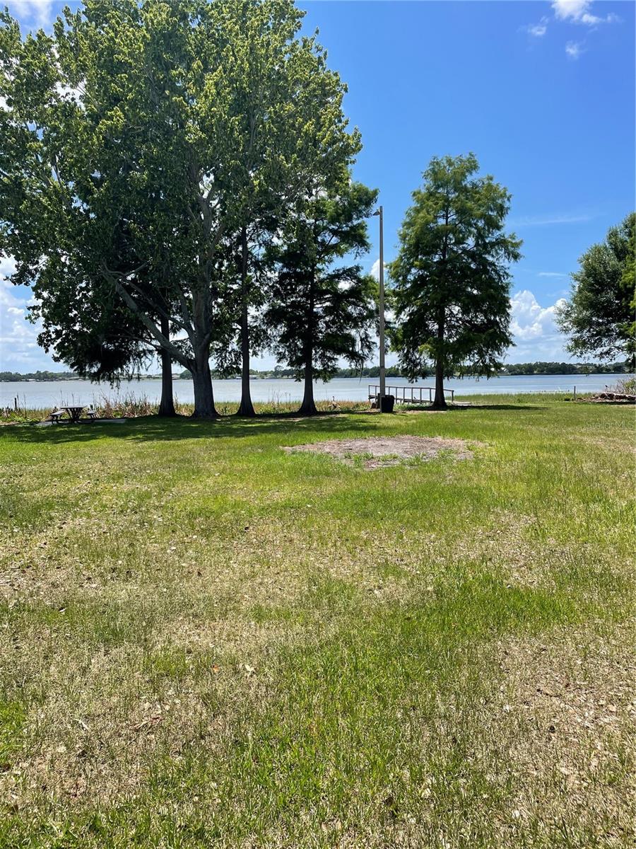 LAKE MARIANA ACRES - Residential