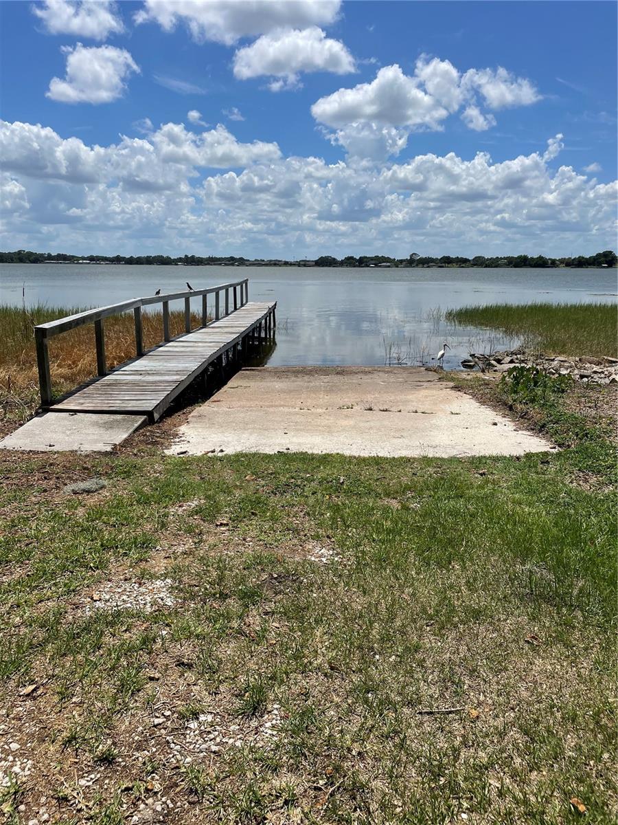 LAKE MARIANA ACRES - Residential