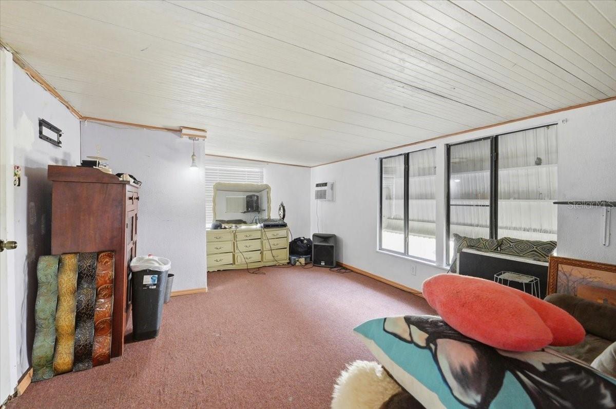 LAKE MARIANA ACRES - Residential