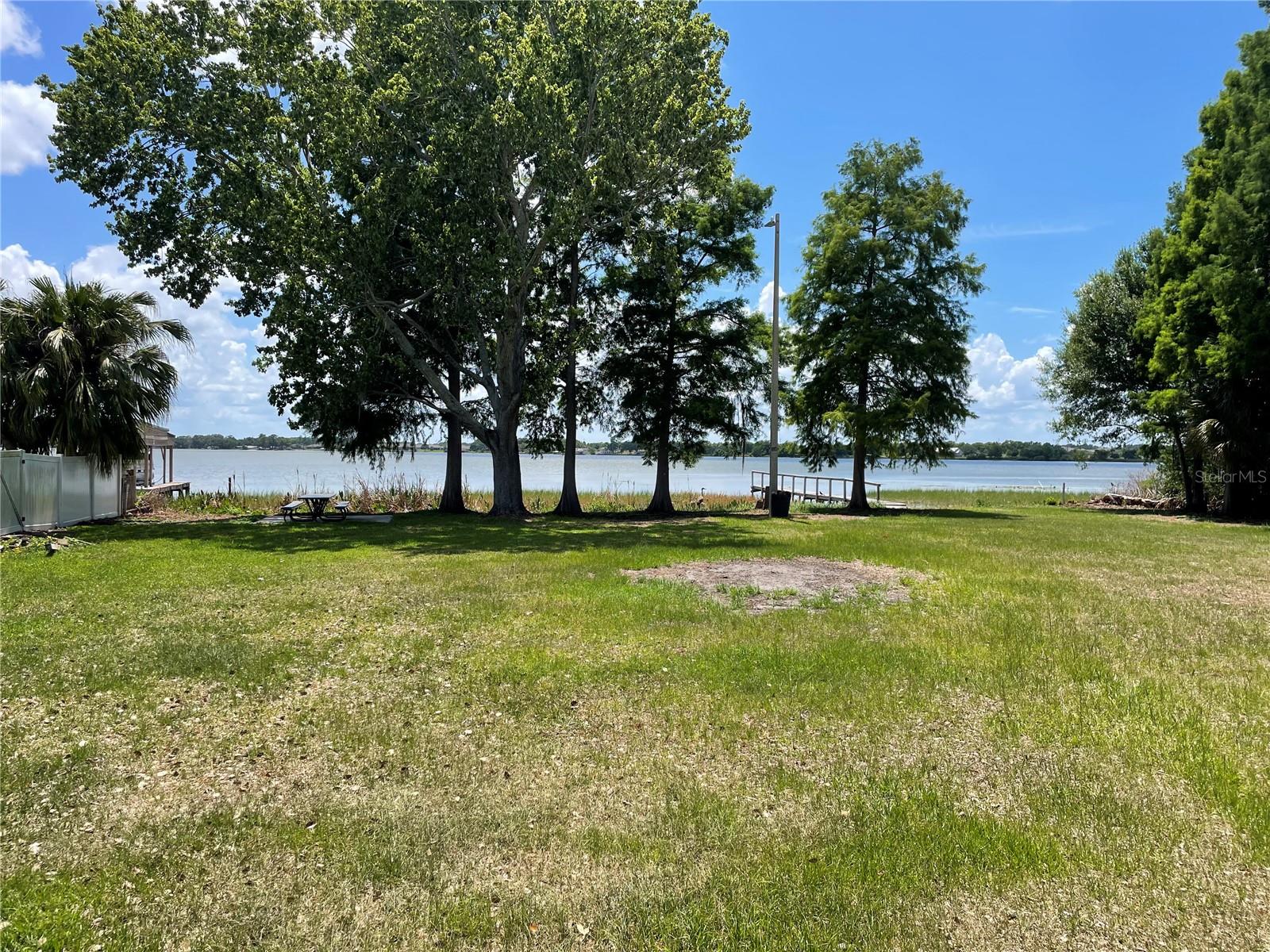LAKE MARIANA ACRES - Residential