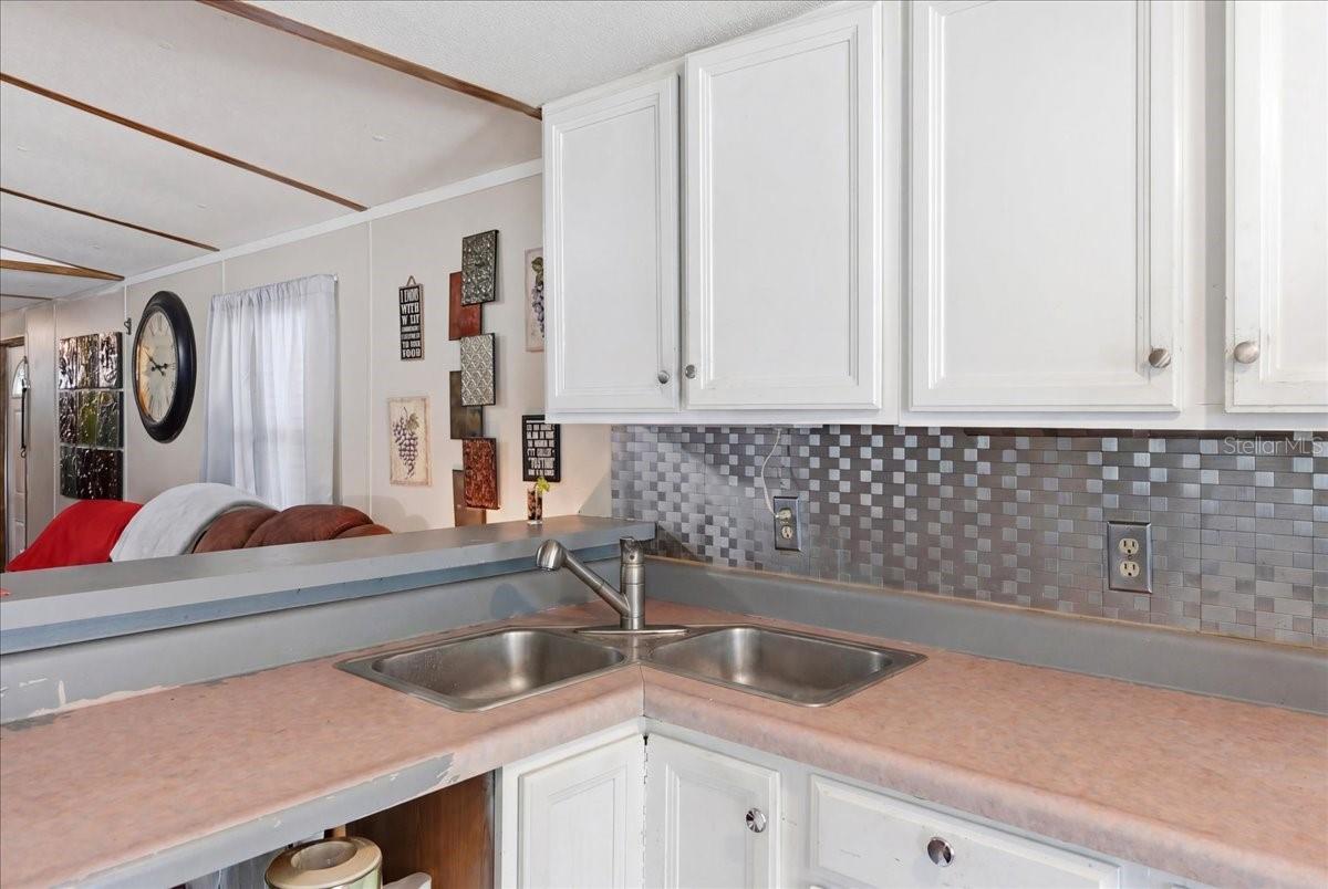 LAKE MARIANA ACRES - Residential