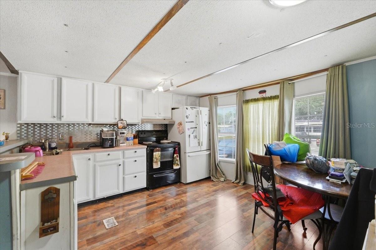 LAKE MARIANA ACRES - Residential