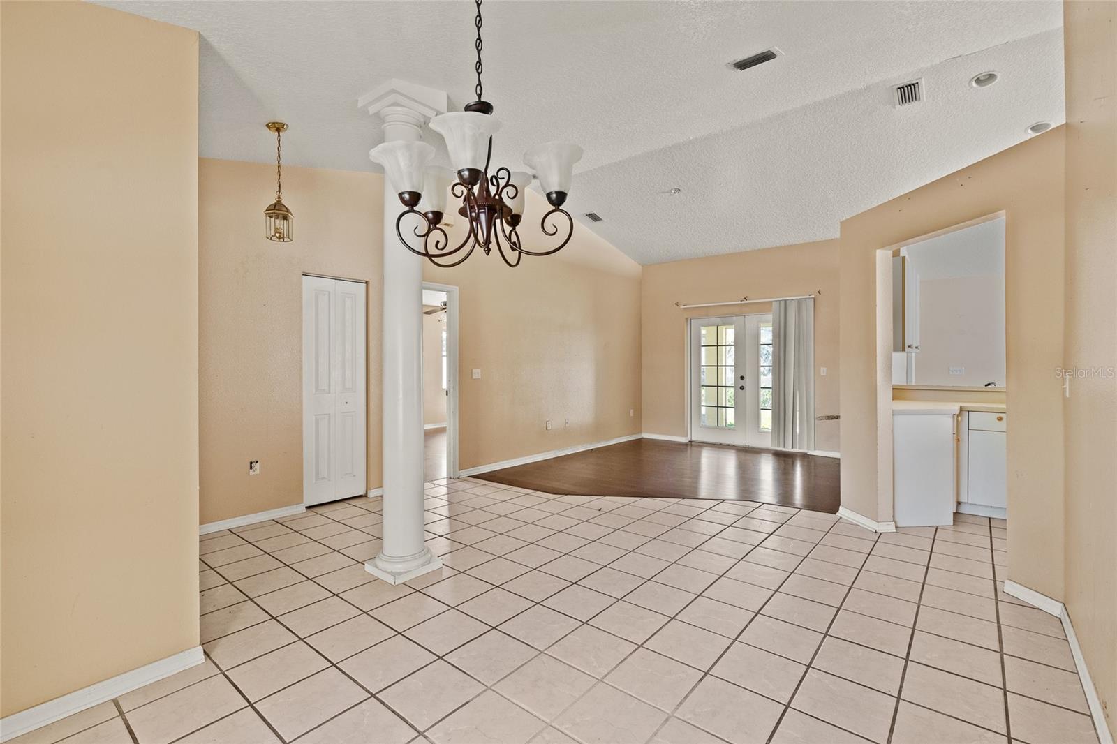 RIVERS EDGE - Residential
