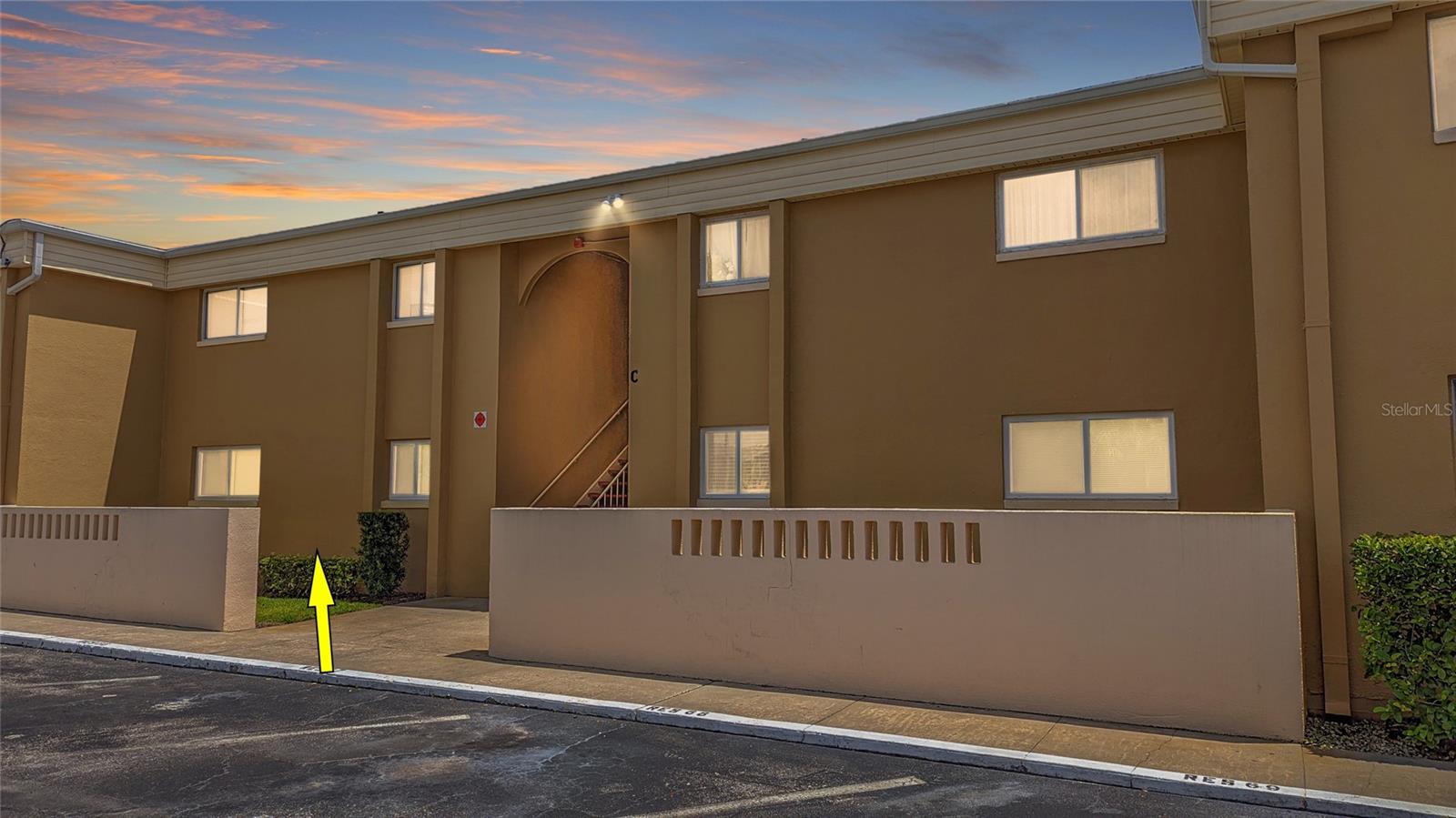 ASHWOOD CONDO - Residential Lease