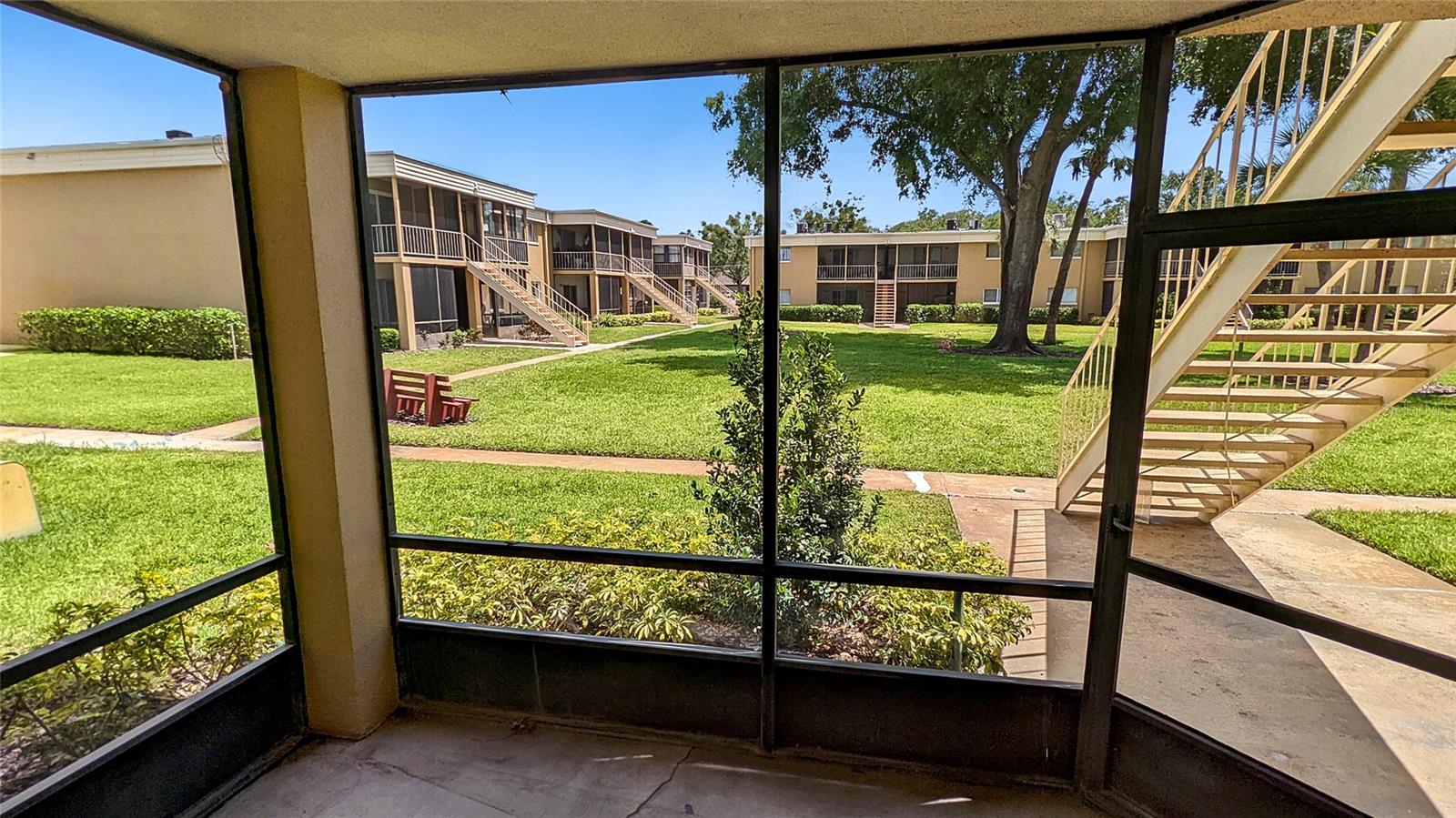 ASHWOOD CONDO - Residential Lease