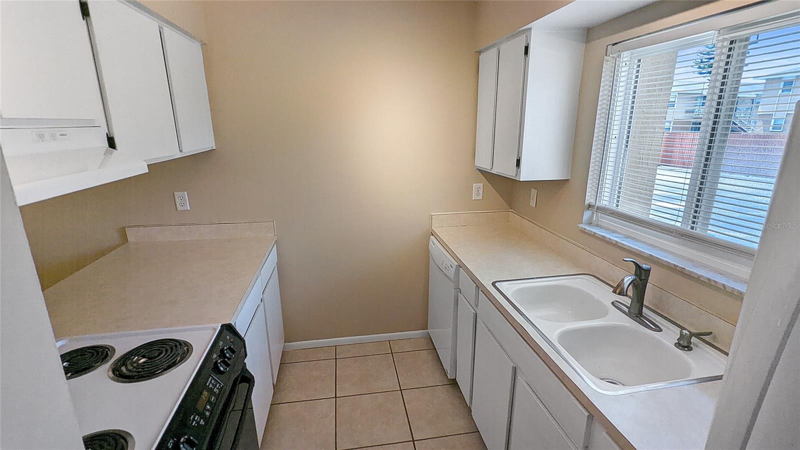 ASHWOOD CONDO - Residential Lease
