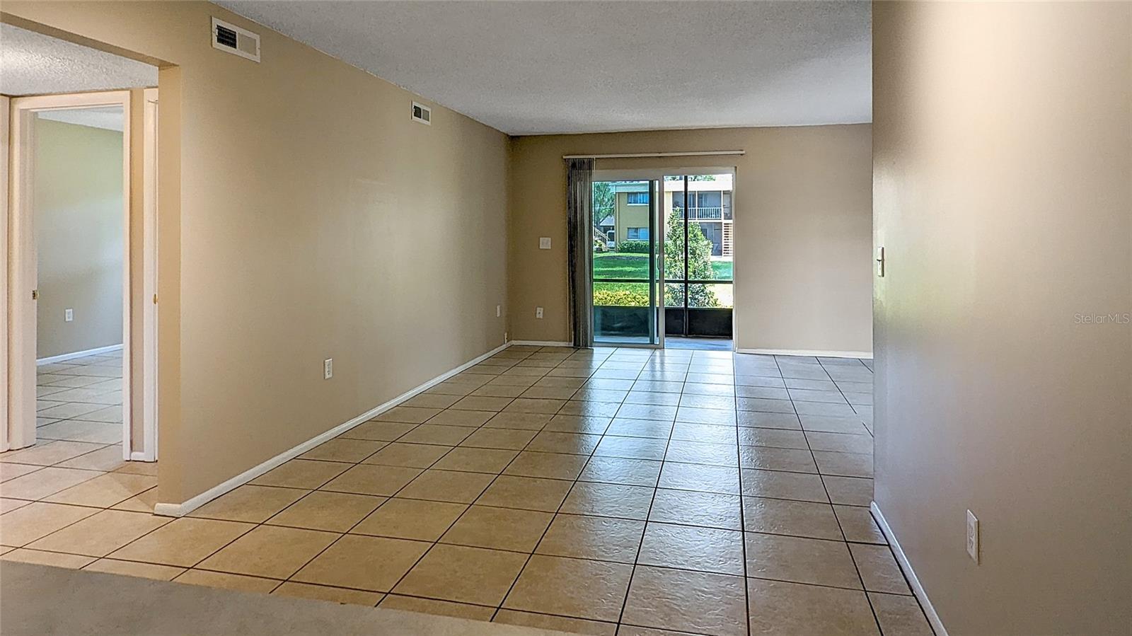 ASHWOOD CONDO - Residential Lease