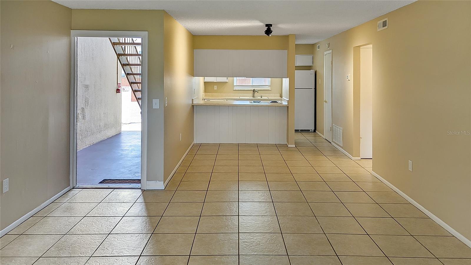 ASHWOOD CONDO - Residential Lease