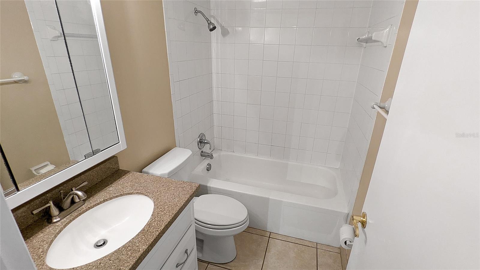 ASHWOOD CONDO - Residential Lease