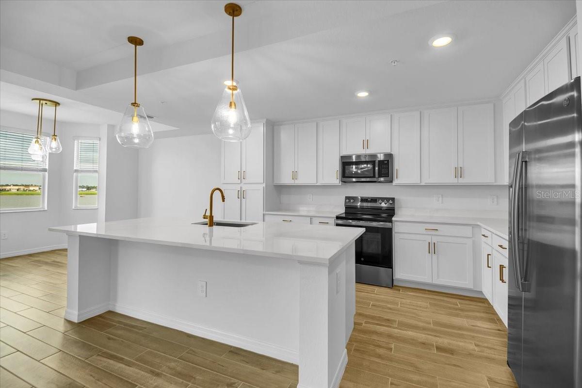 CALUSA COUNTRY CLUB - Residential Lease