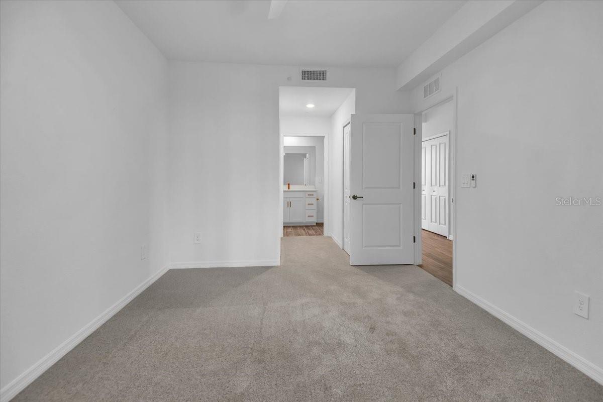 CALUSA COUNTRY CLUB - Residential Lease