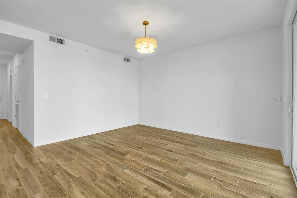 CALUSA COUNTRY CLUB - Residential Lease
