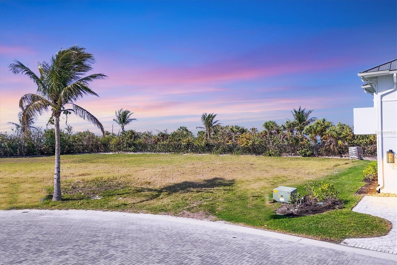HILL TIDE ESTATES - Land