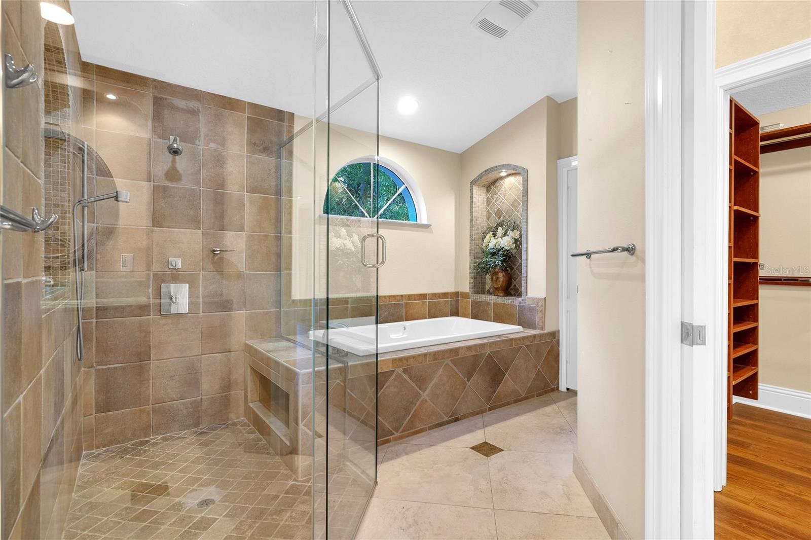 RIVER OAKS SUB - Residential