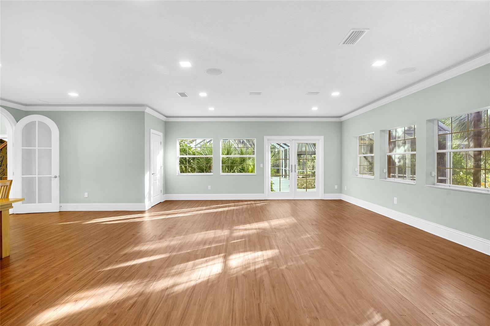 RIVER OAKS SUB - Residential