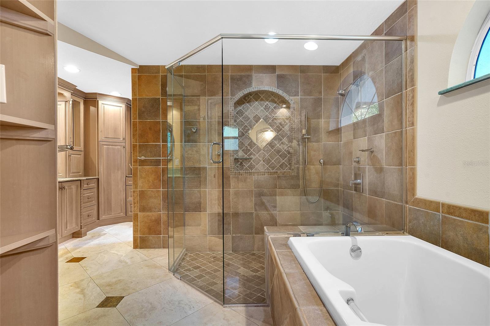 RIVER OAKS SUB - Residential