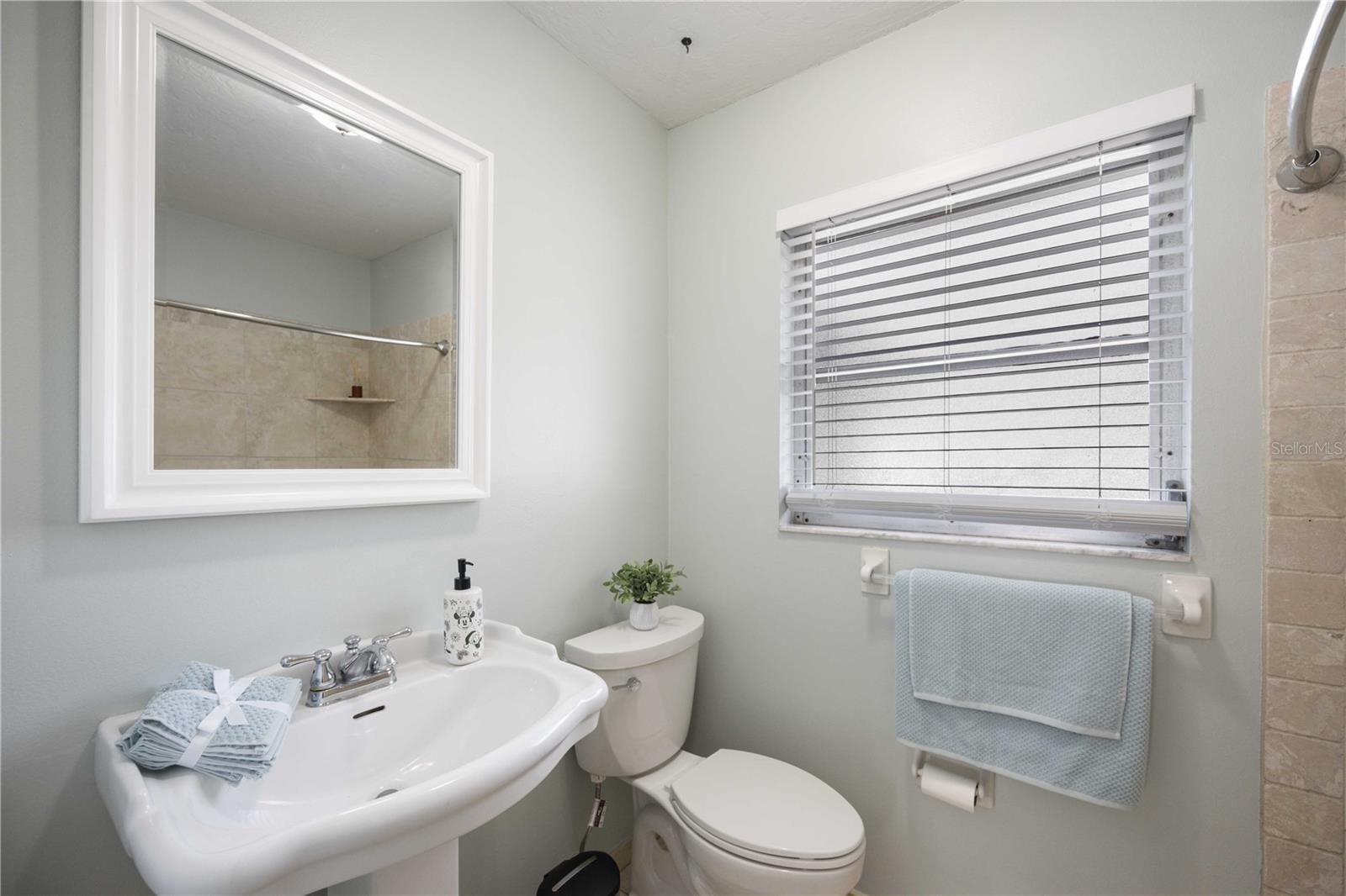 BRENTWOOD ESTATES - Residential Lease