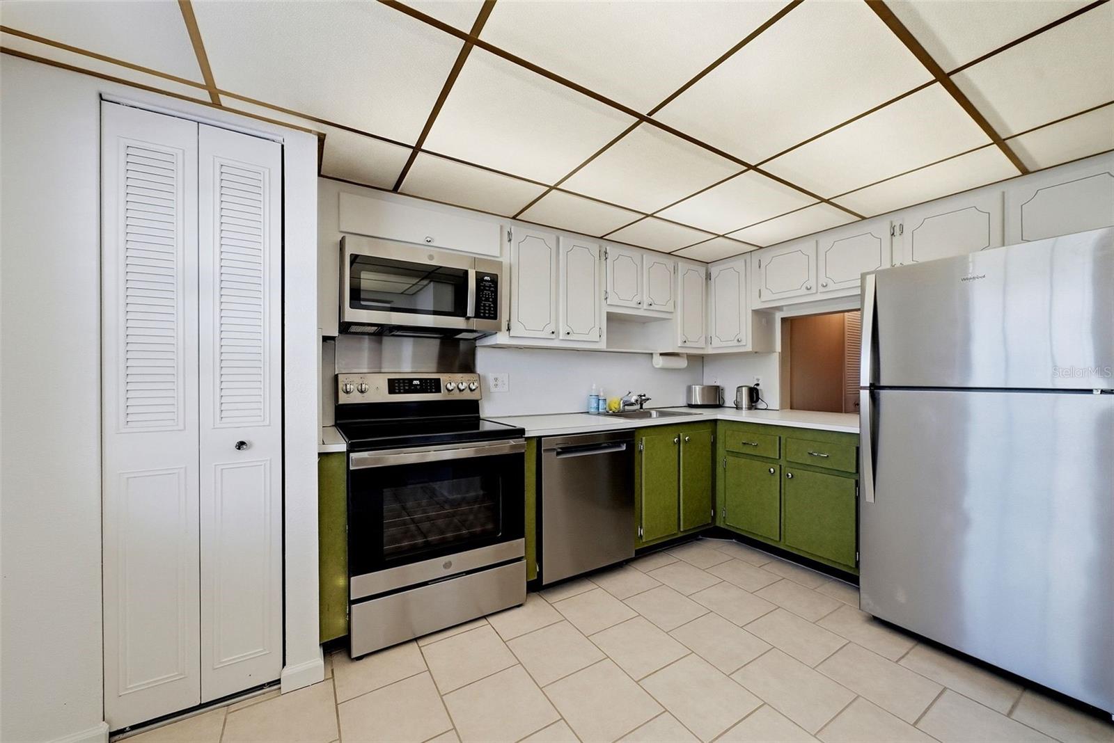 CROSSWINDS COLONY ONE CONDO - Residential