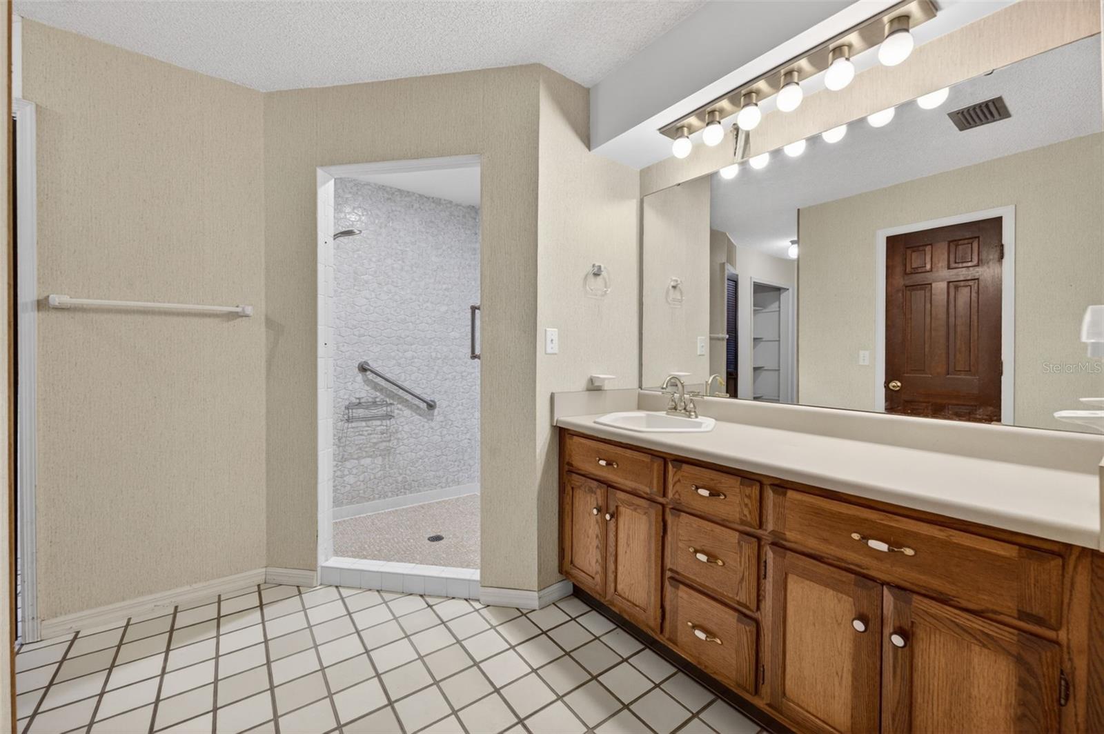 MAITLAND GROVE - Residential