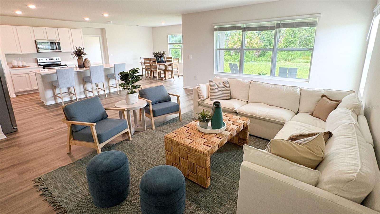 OAKFIELD LAKES - Residential