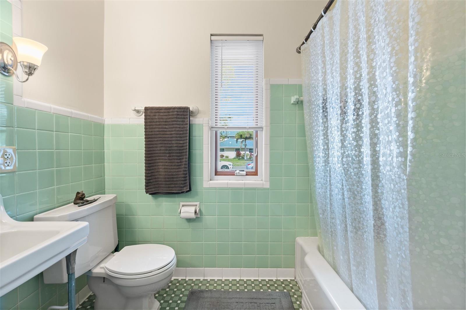 WHITFIELD ESTATES UNIT 1 - Residential