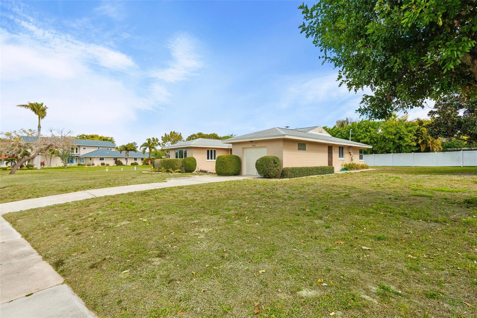 WHITFIELD ESTATES UNIT 1 - Residential