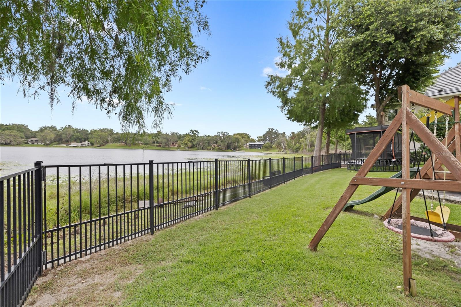 BLUE LAKE ESTATES - Residential