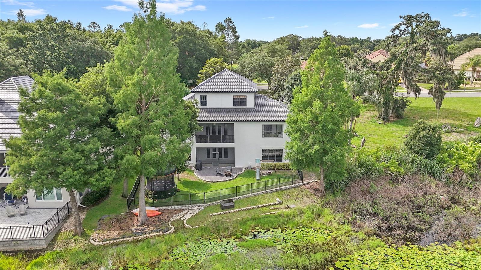 BLUE LAKE ESTATES - Residential