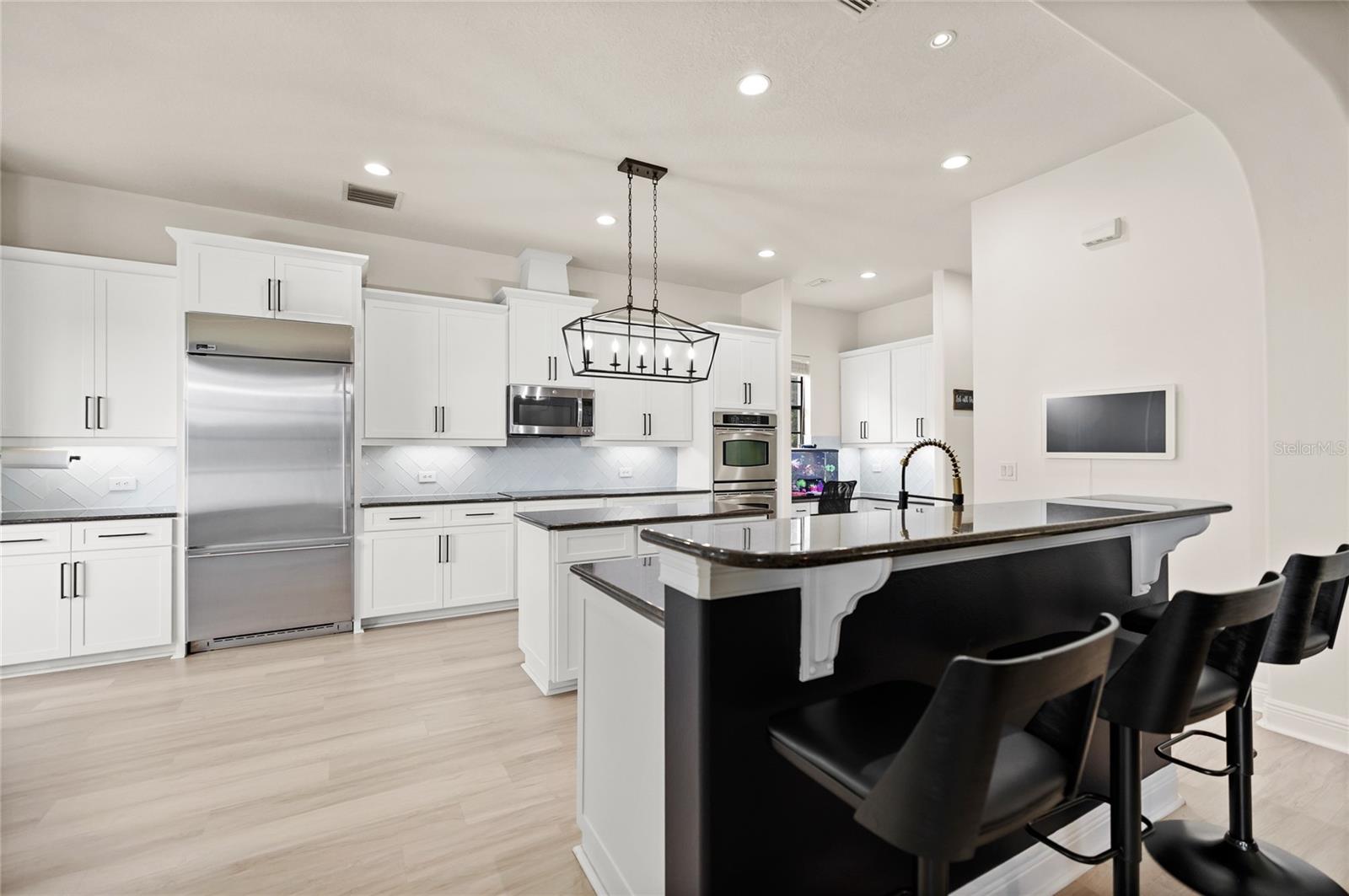 BLUE LAKE ESTATES - Residential