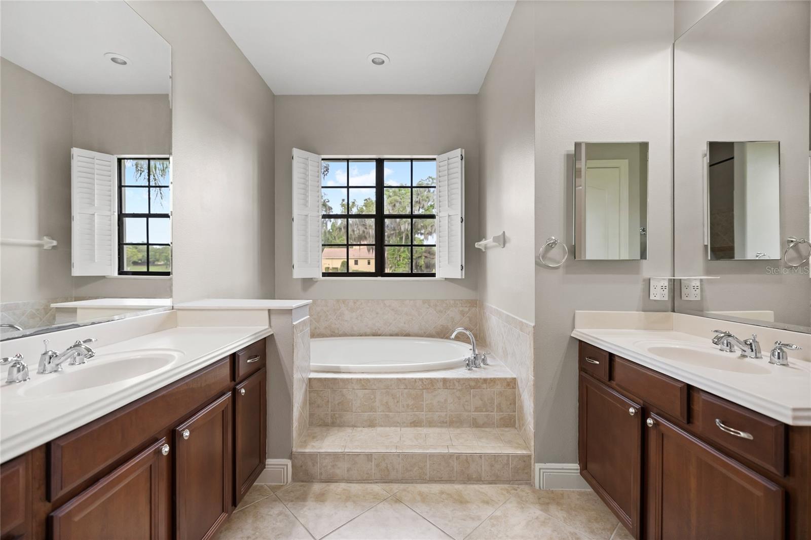 BLUE LAKE ESTATES - Residential