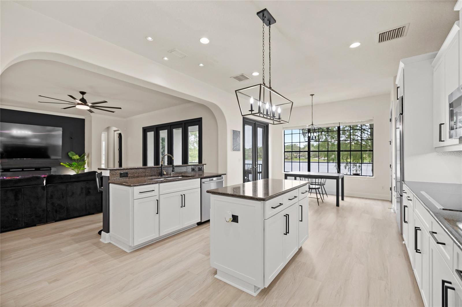 BLUE LAKE ESTATES - Residential