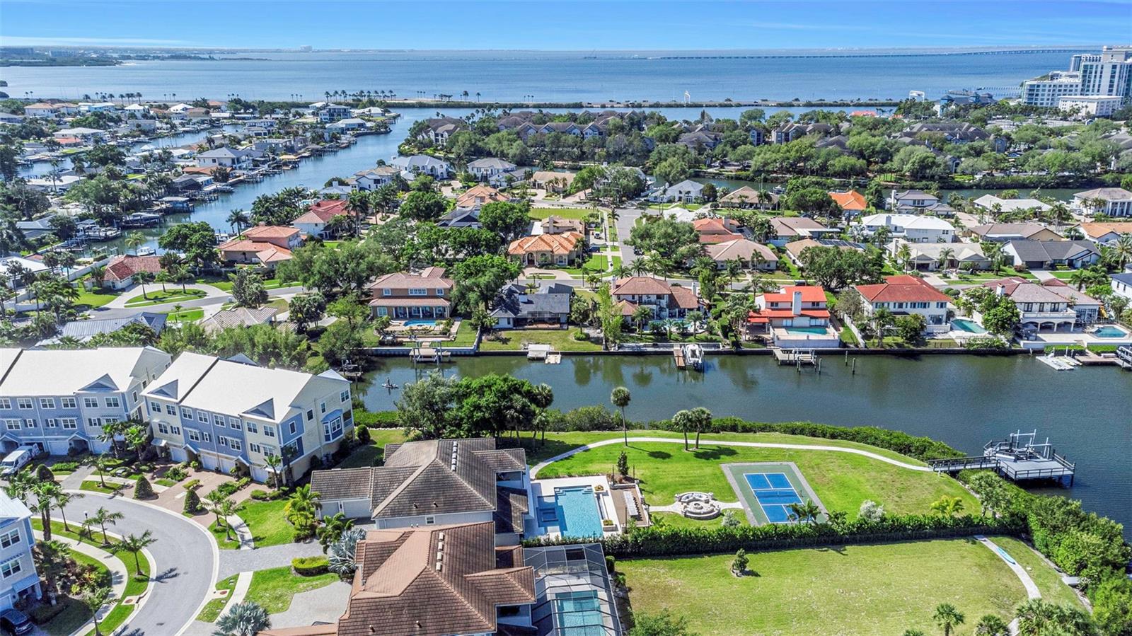 COVE/ROCKY POINT - Residential