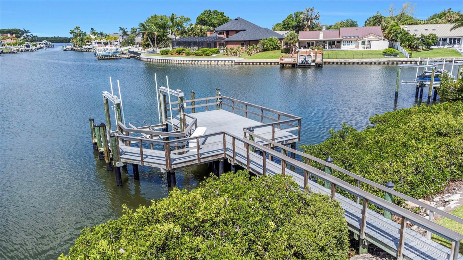 COVE/ROCKY POINT - Residential