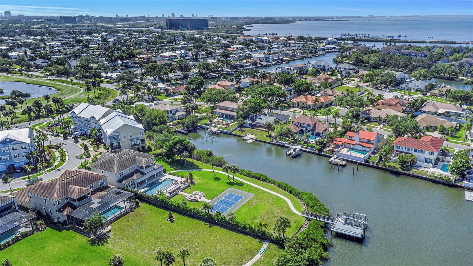 COVE/ROCKY POINT - Residential