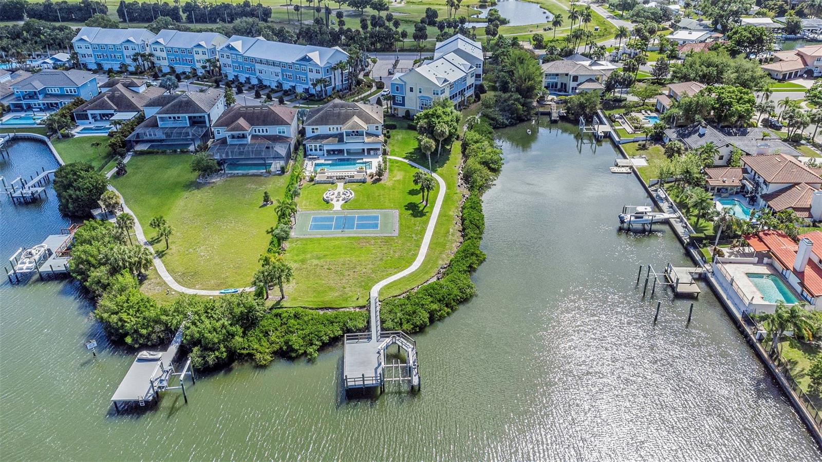 COVE/ROCKY POINT - Residential