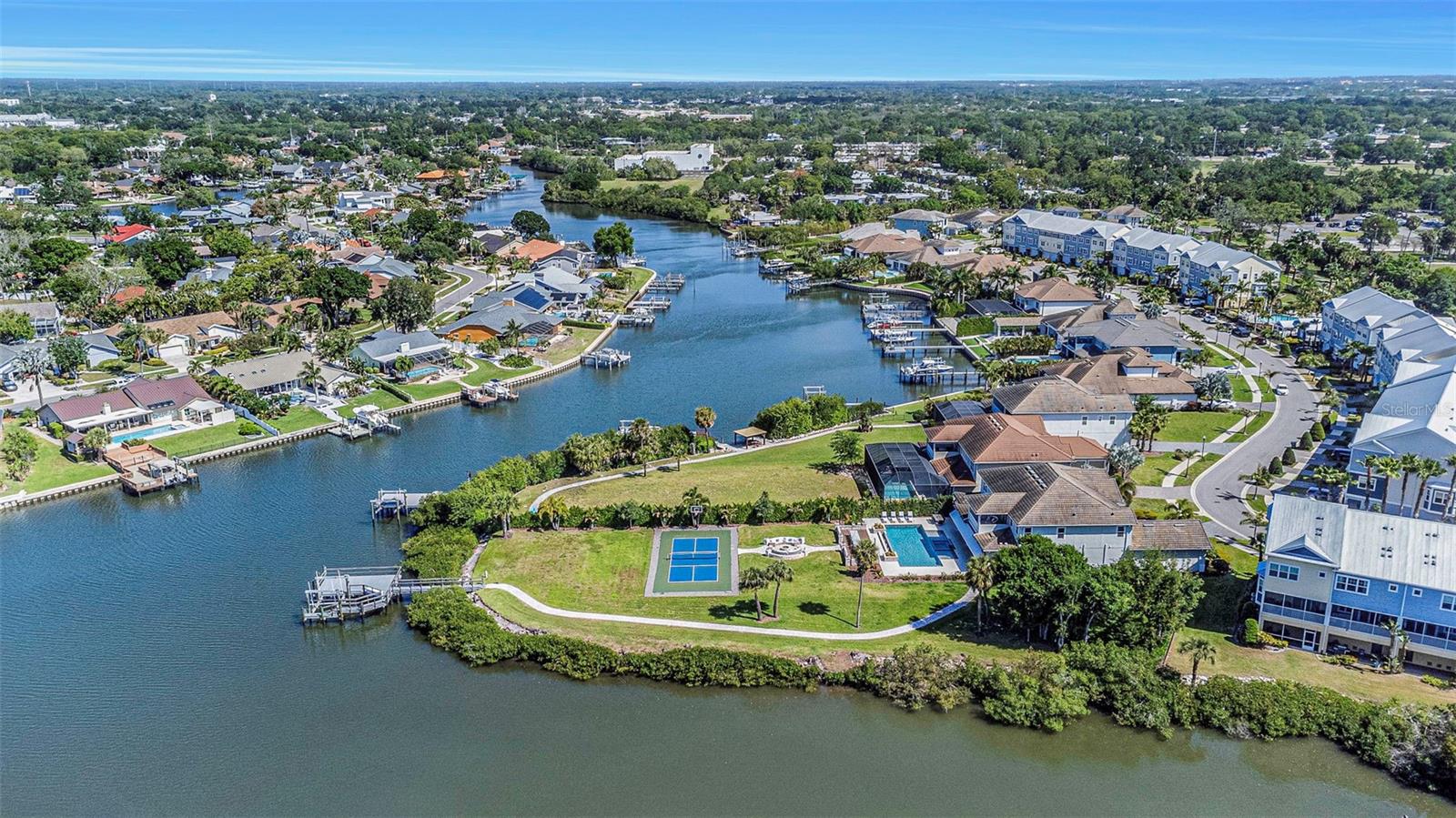 COVE/ROCKY POINT - Residential