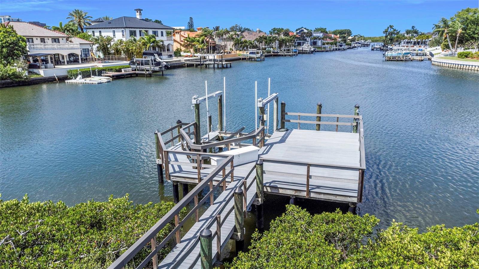 COVE/ROCKY POINT - Residential