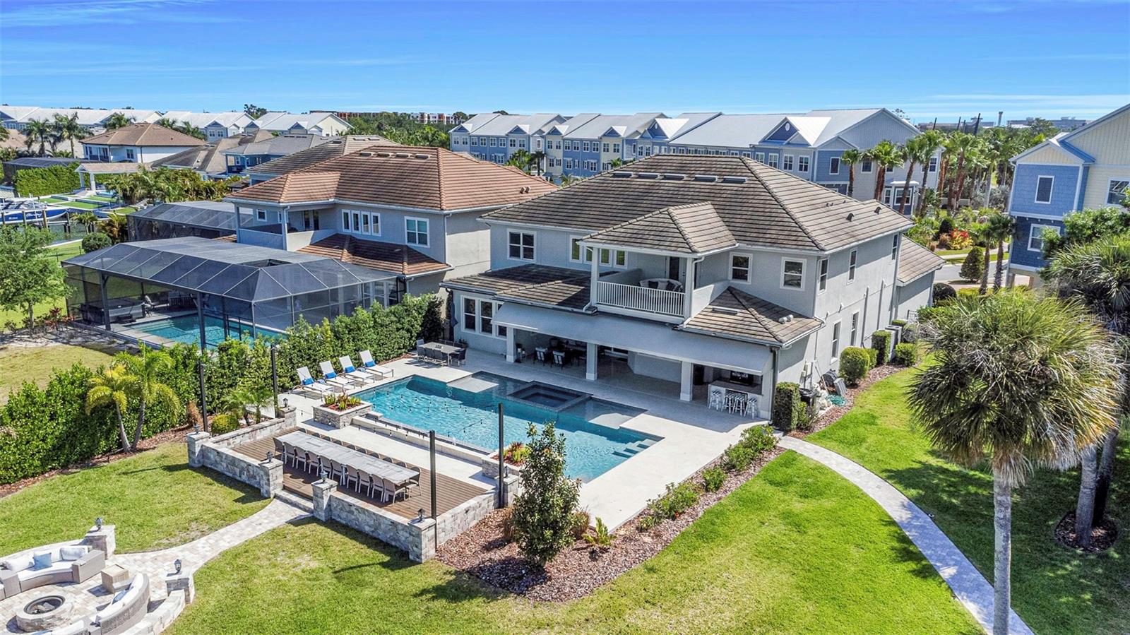 COVE/ROCKY POINT - Residential