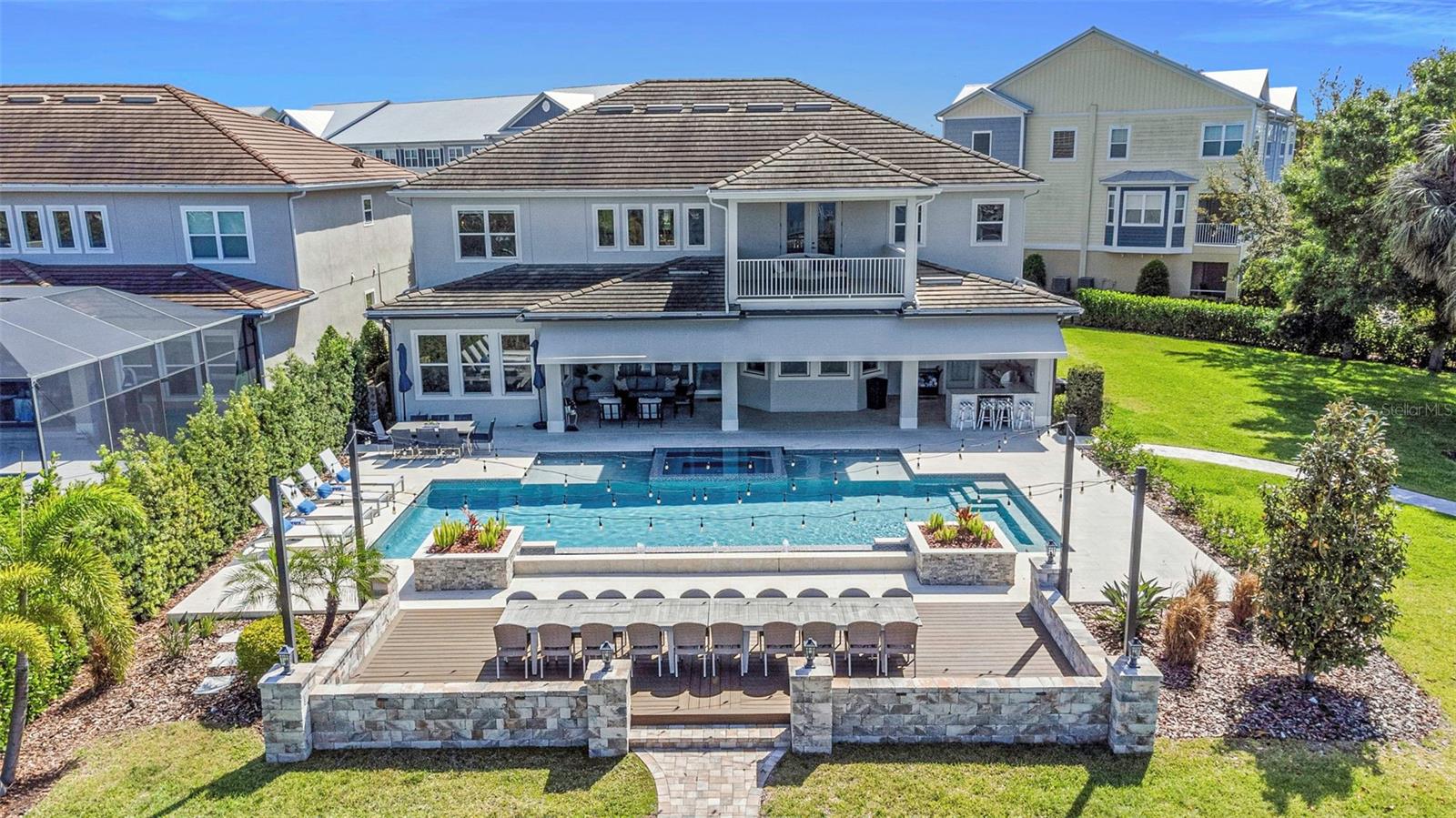 COVE/ROCKY POINT - Residential