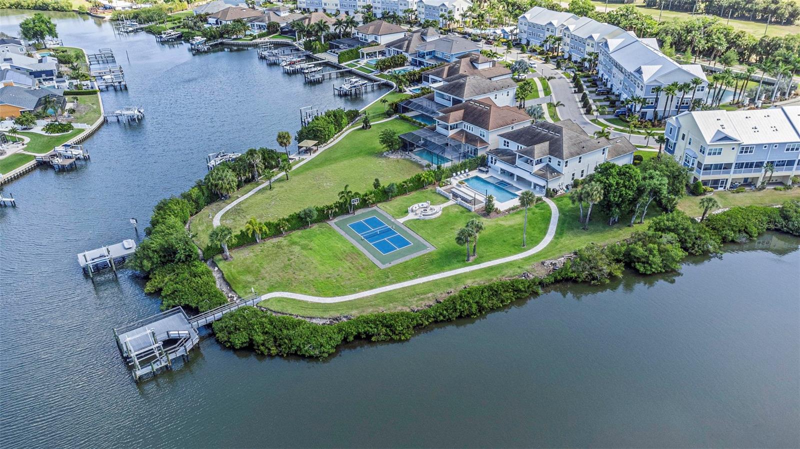 COVE/ROCKY POINT - Residential