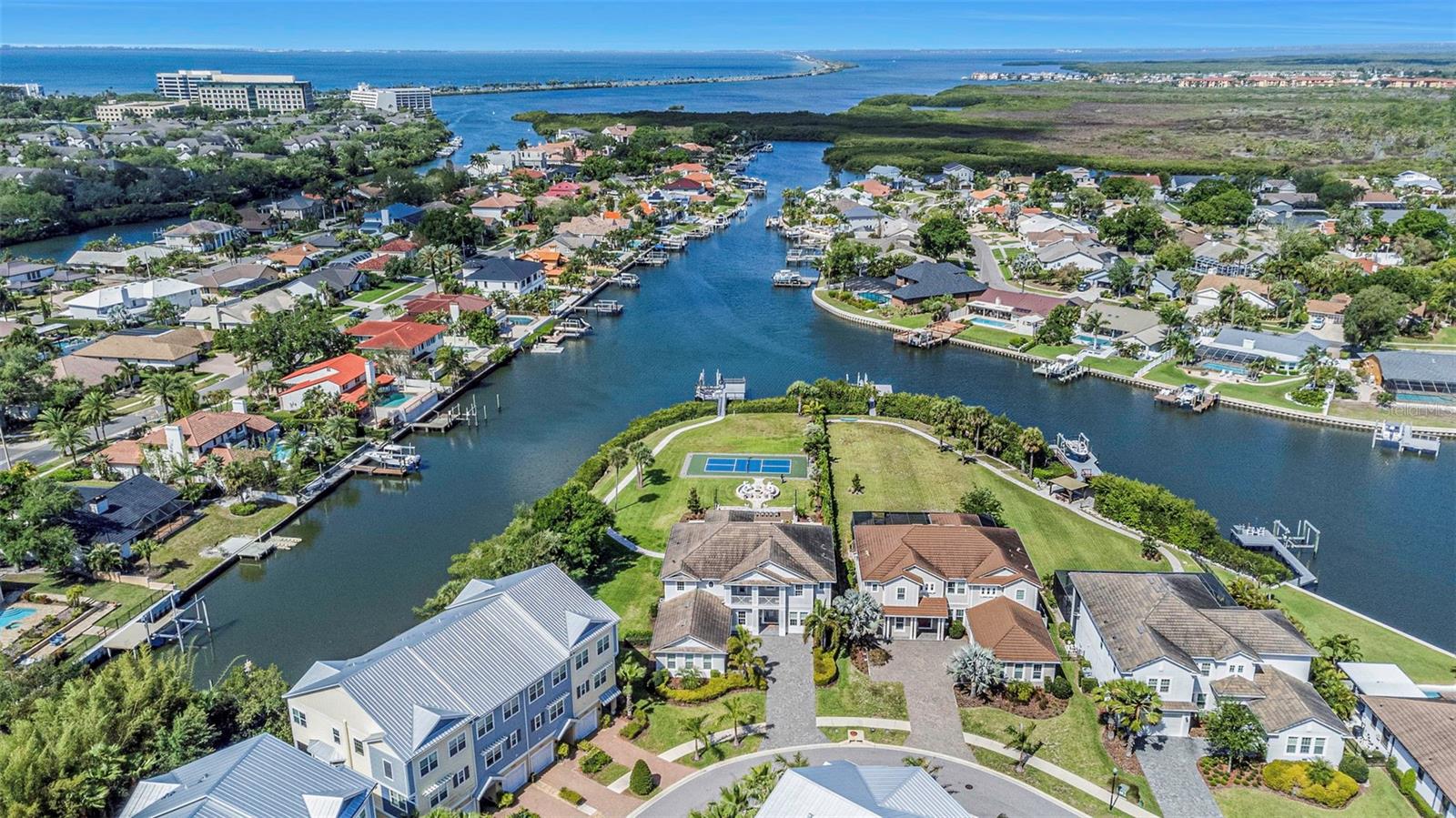 COVE/ROCKY POINT - Residential
