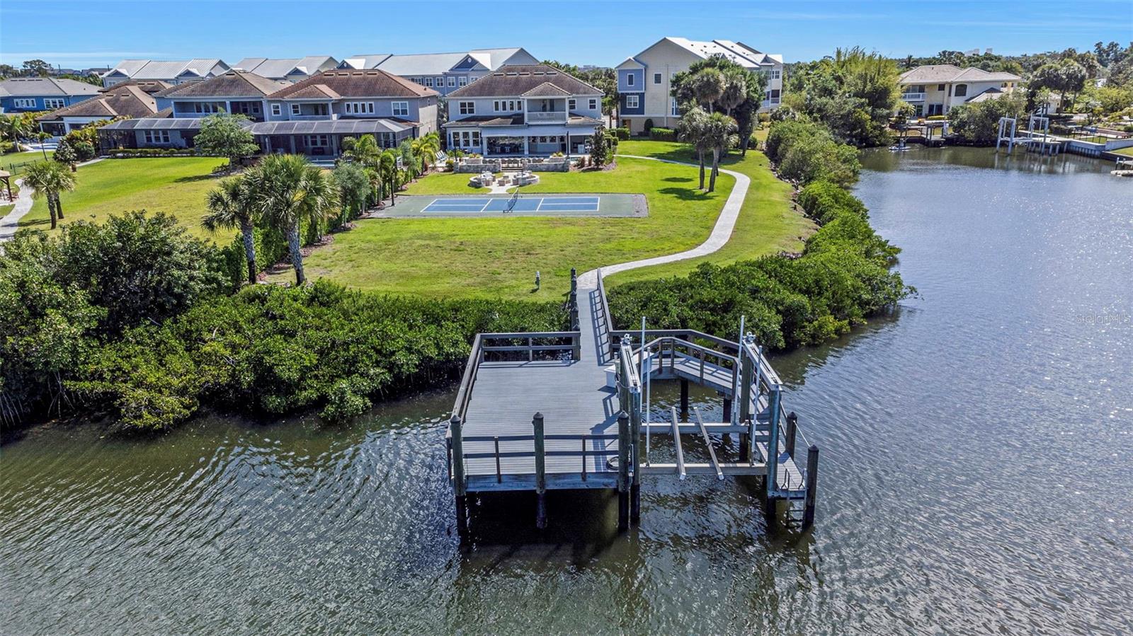 COVE/ROCKY POINT - Residential